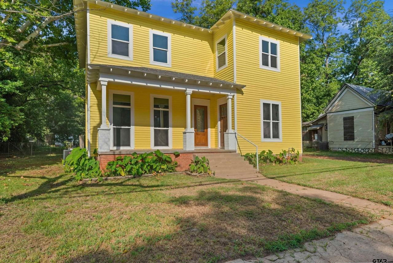 917 N Jackson St - Photo 2 of 32