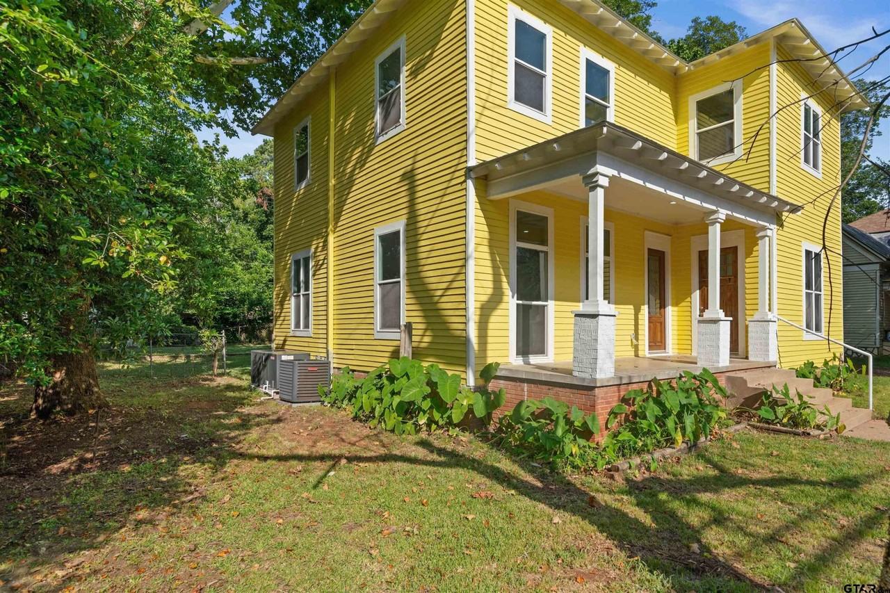 917 N Jackson St - Photo 3 of 32