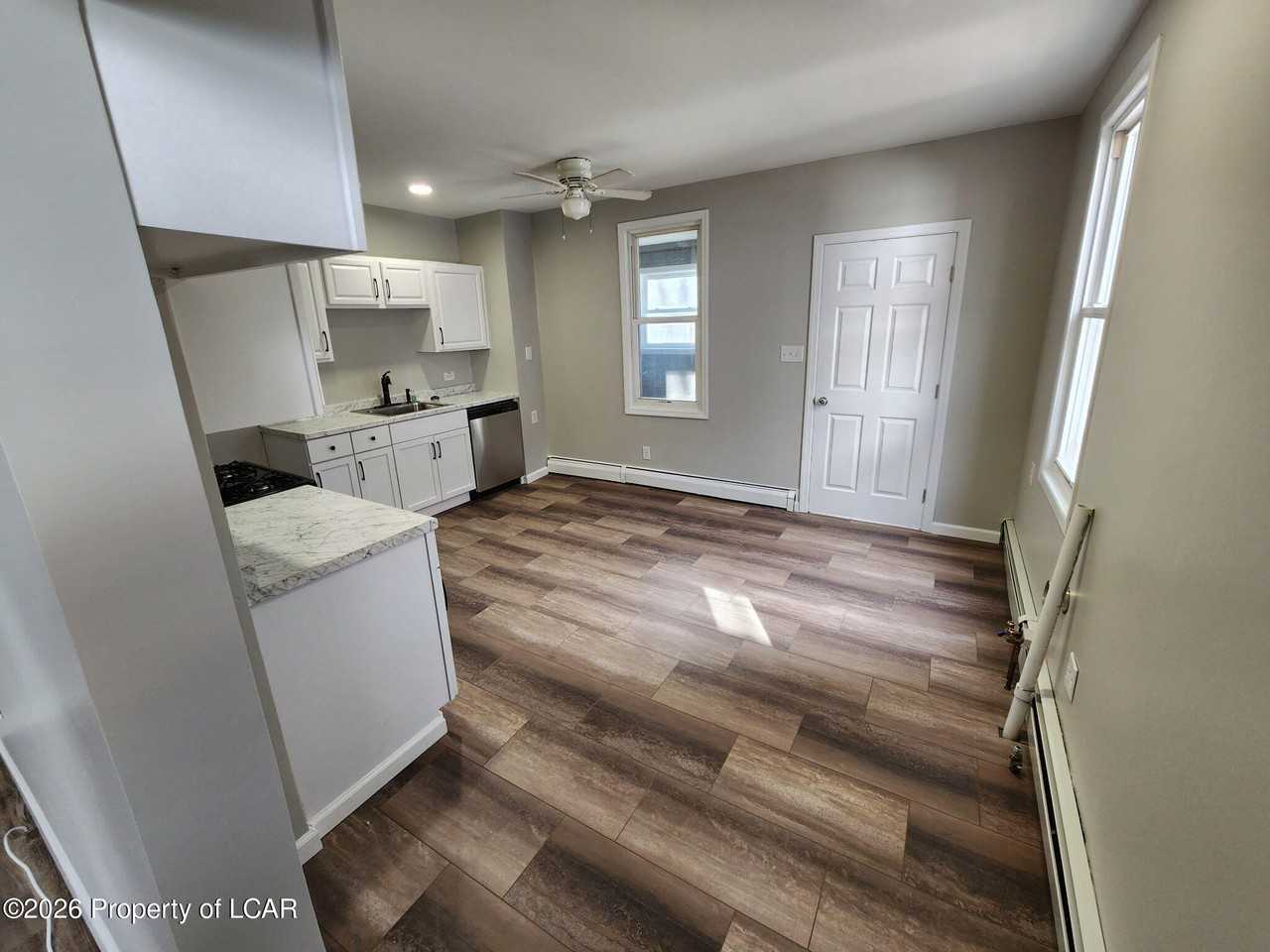 98 W Walnut St - Photo 4 of 26