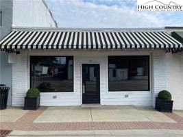 featured image of 15 E 2nd St