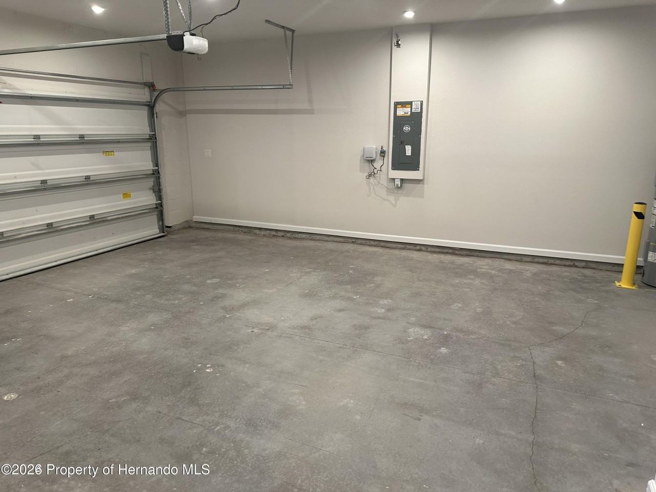 19052 Pebble Wood Ln - Photo 3 of 12