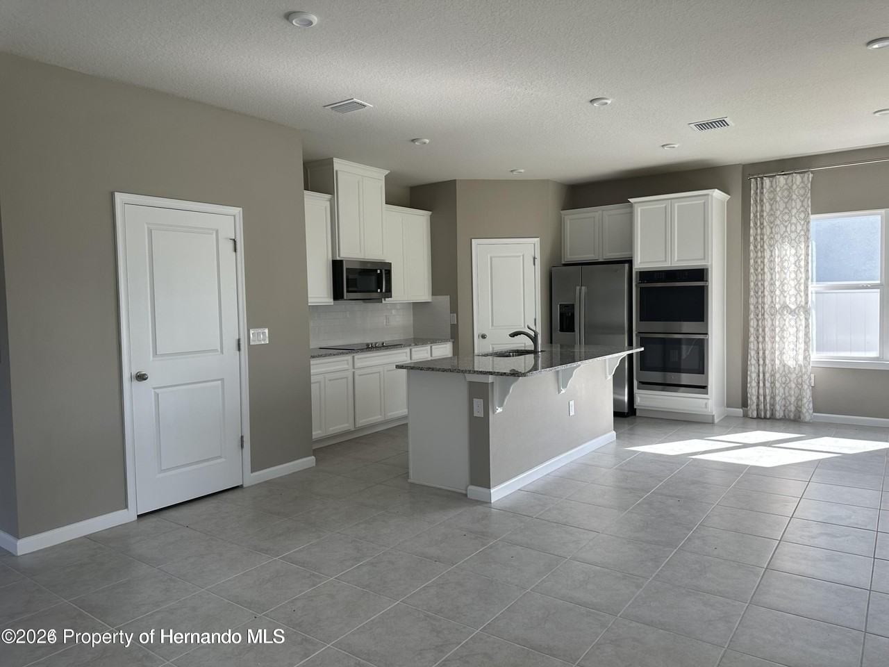 19052 Pebble Wood Ln - Photo 5 of 12