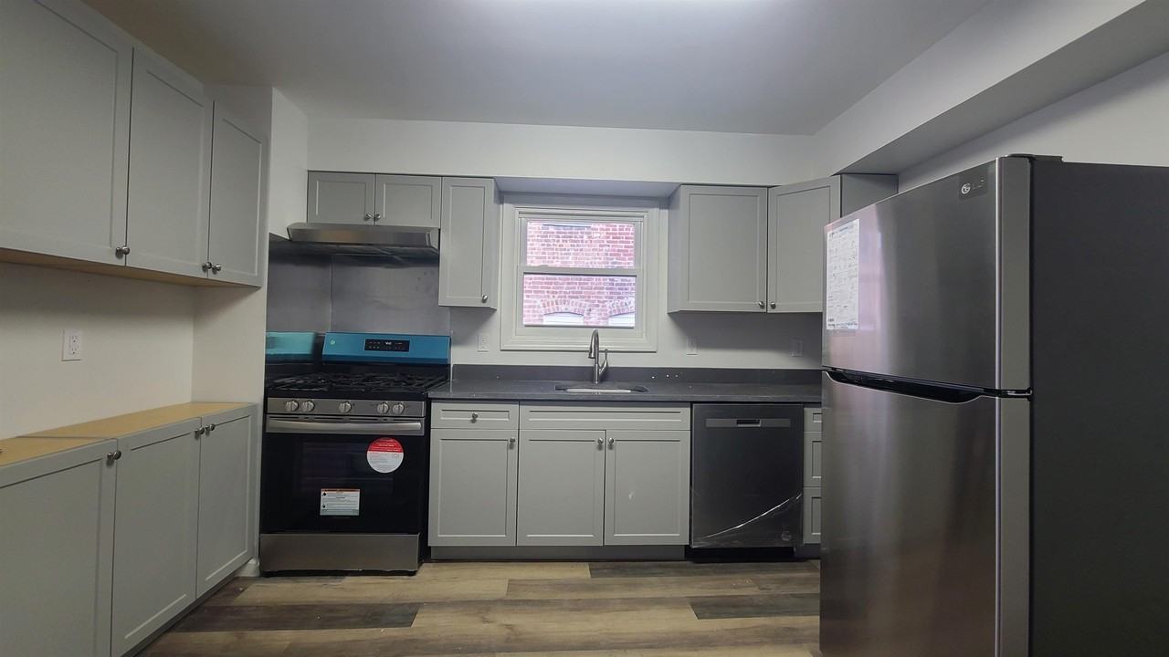 150 New York Ave #2 - Photo 6 of 29