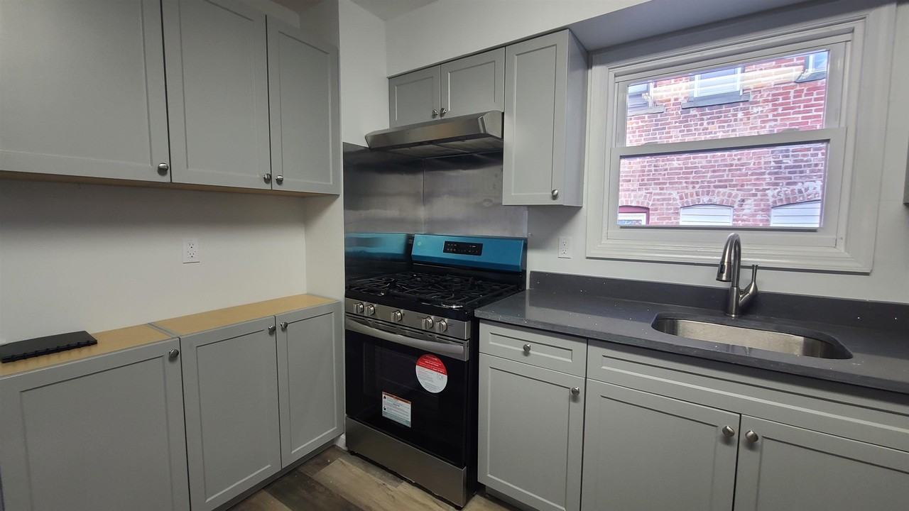 150 New York Ave #2 - Photo 7 of 29