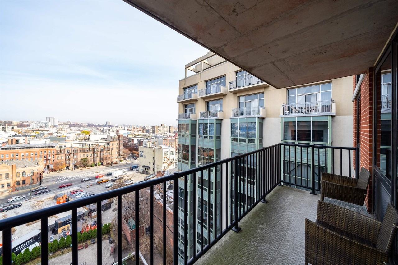 700 Grove St #11R - Photo 7 of 22