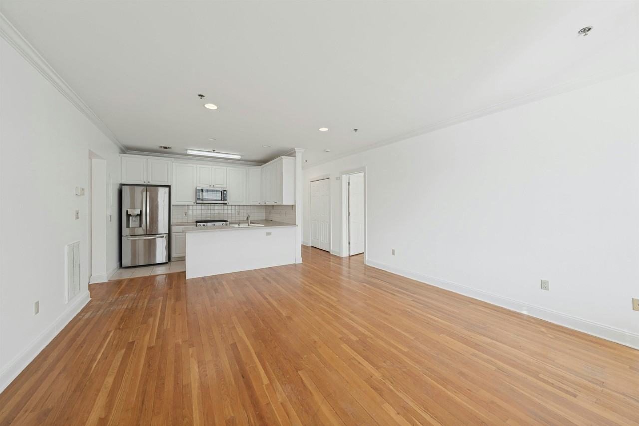 82 Clinton St #6B - Photo 4 of 27