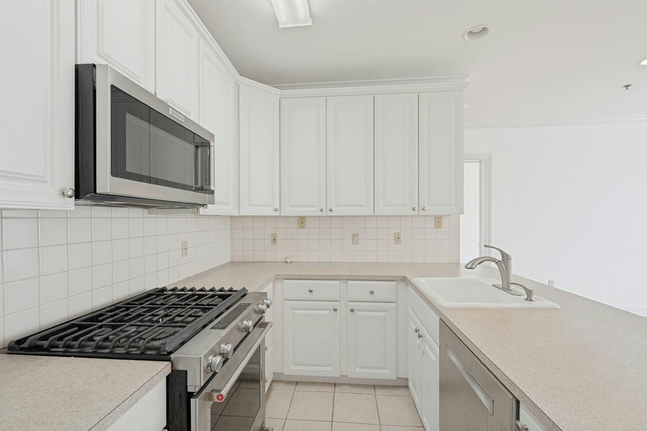 82 Clinton St #6B - Photo 6 of 27