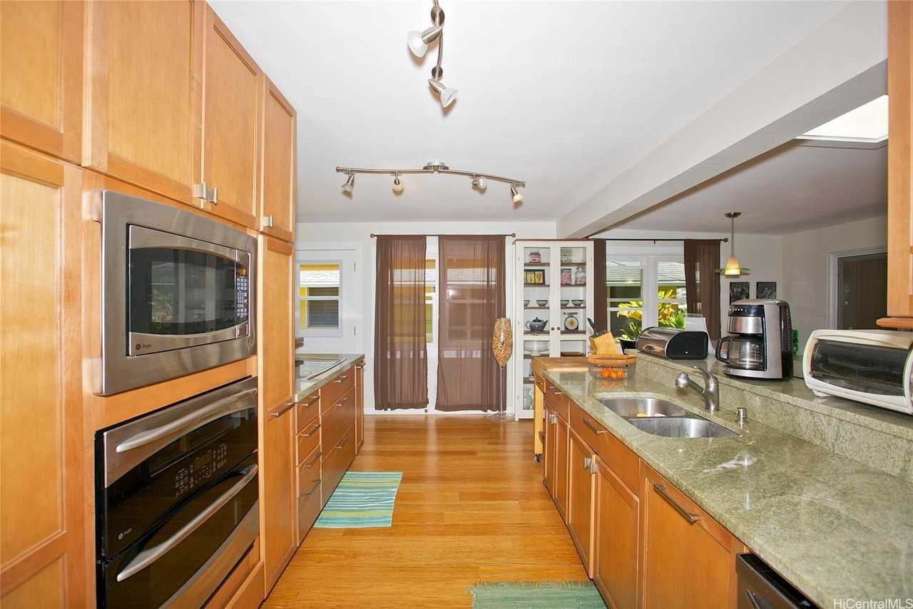 3043 Alencastre Pl Unit A - Photo 2 of 24