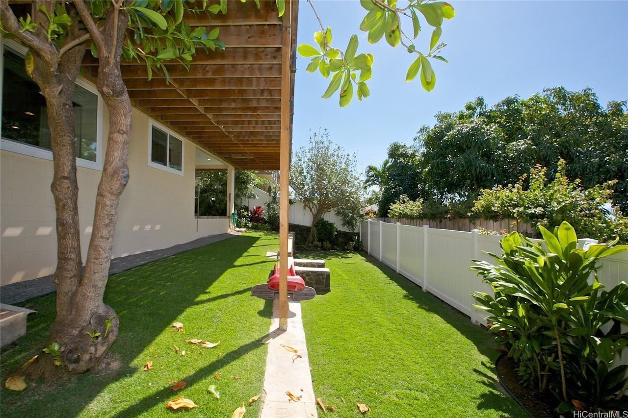 3043 Alencastre Pl Unit A - Photo 4 of 24