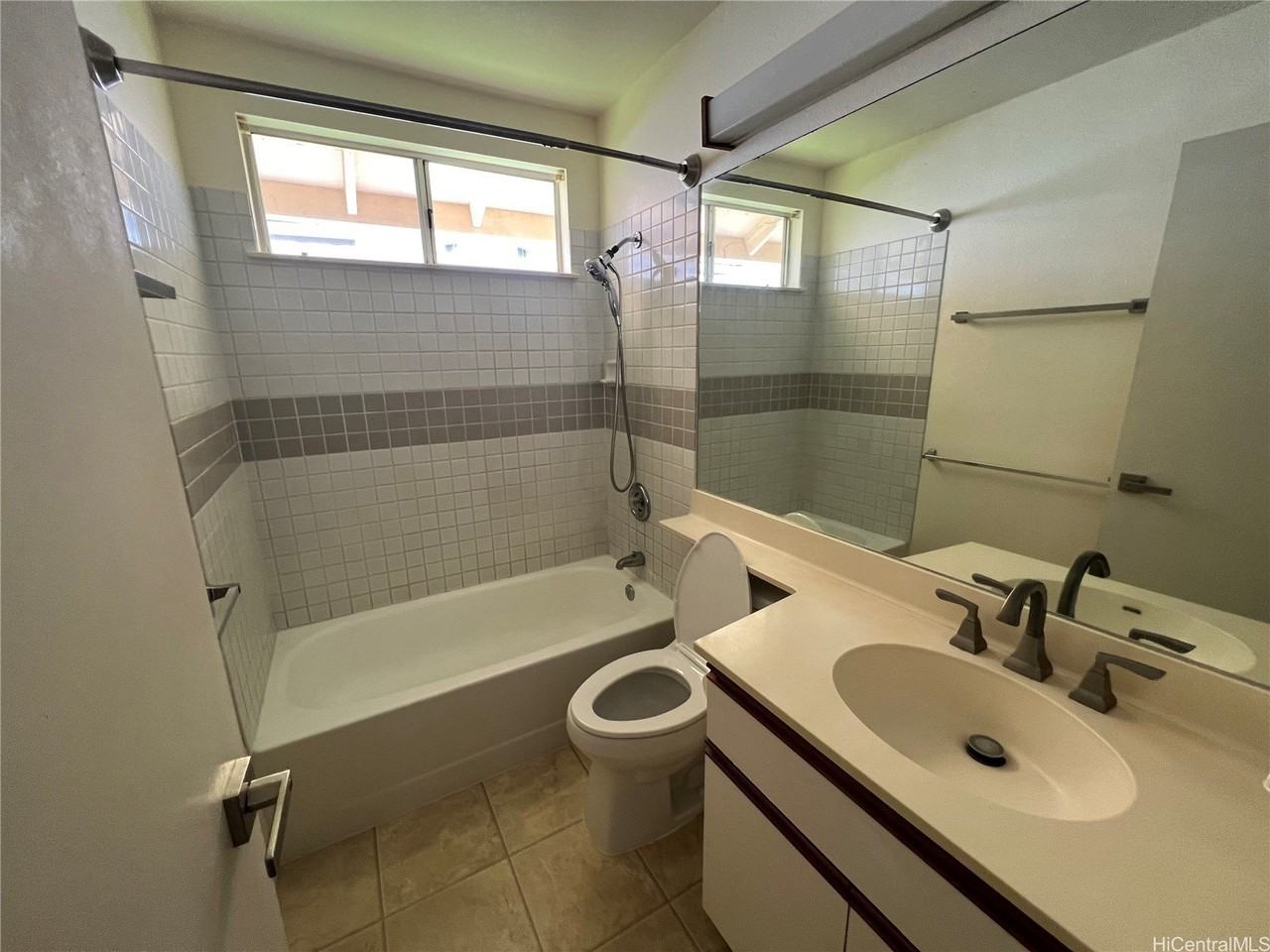 98-1961 A Kaahumanu Street - Photo 6 of 16