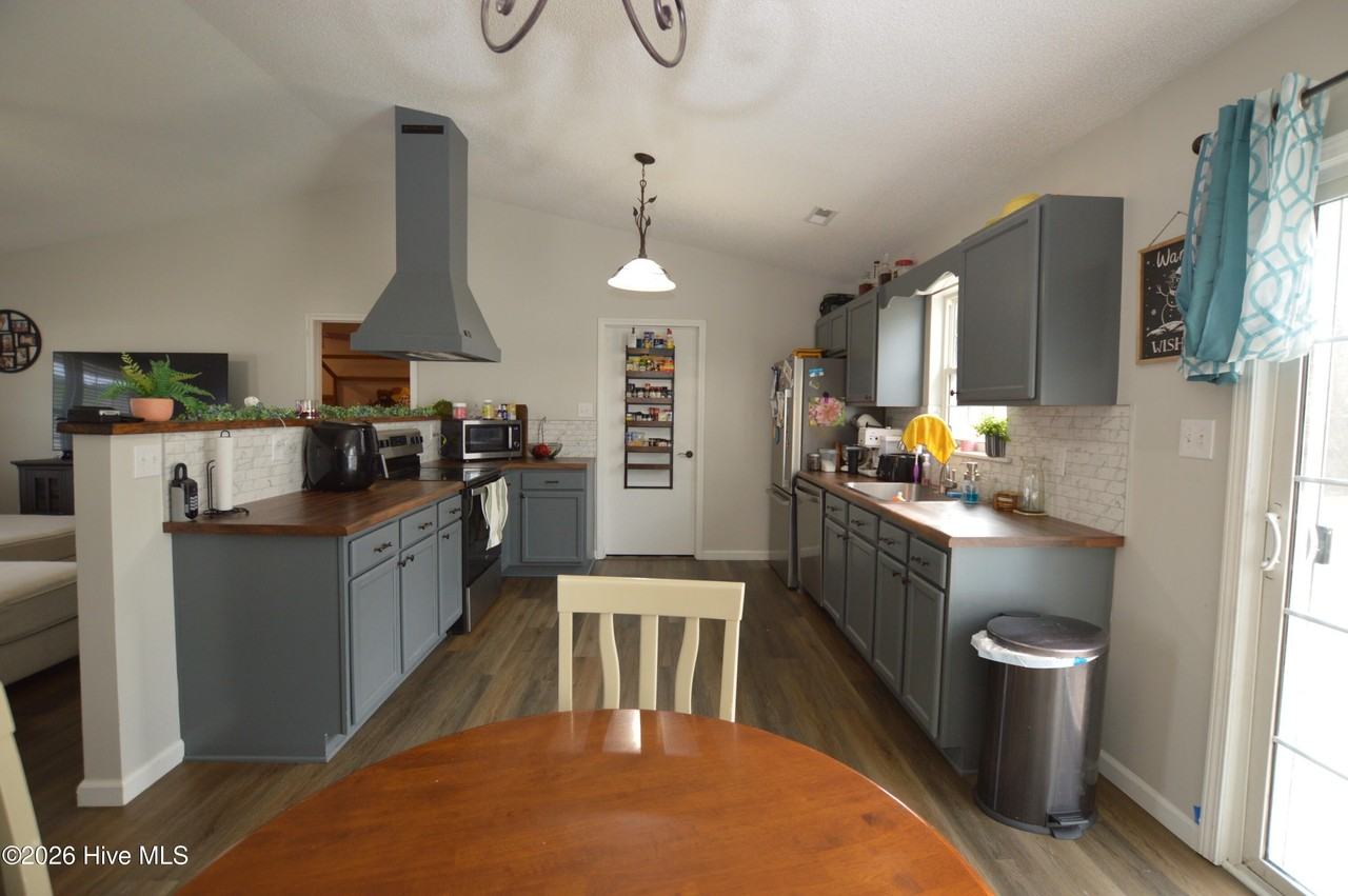 105 Potomac Ct - Photo 5 of 24