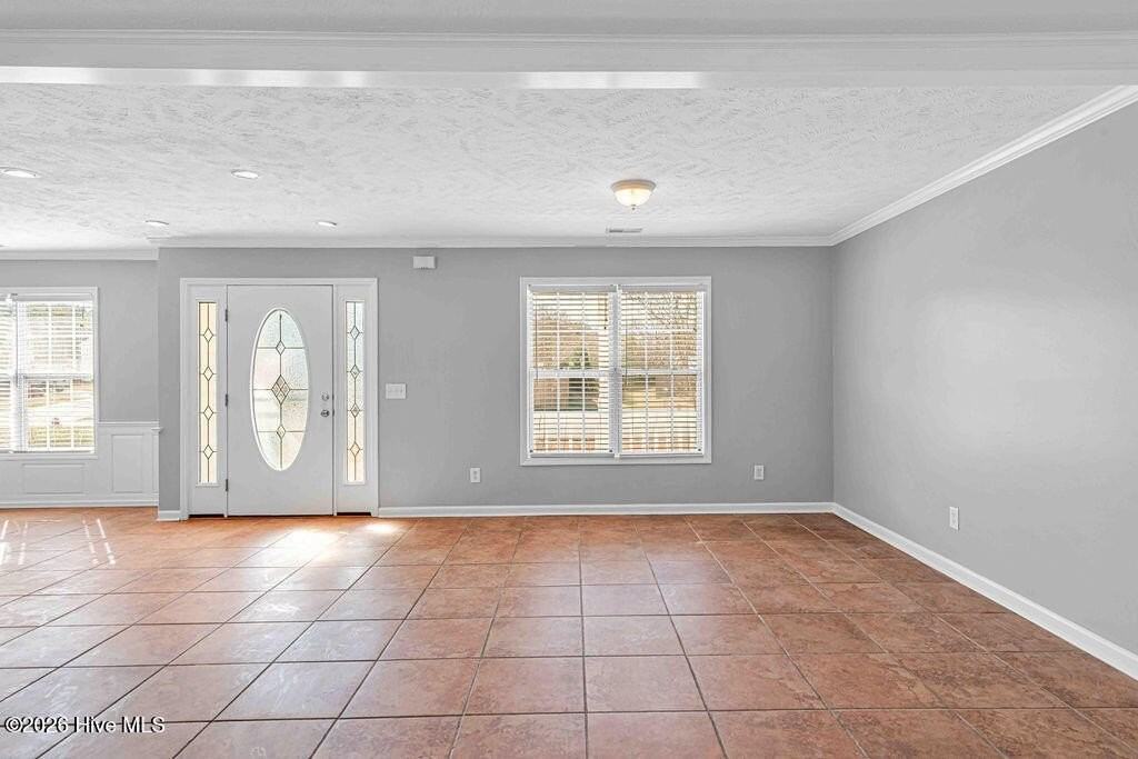 302 Altavista Loop - Photo 6 of 42