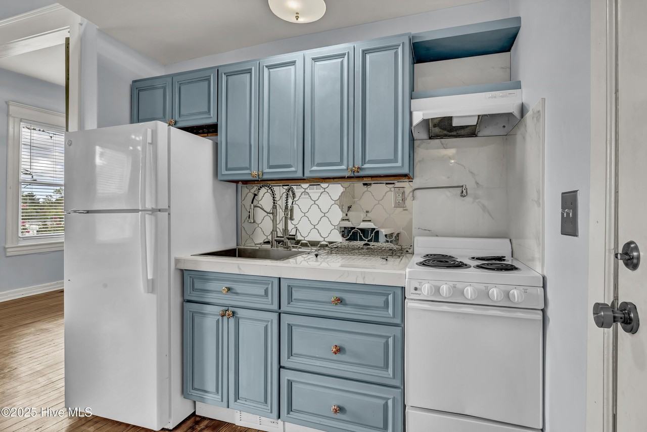 729 Princess St - Photo 5 of 15