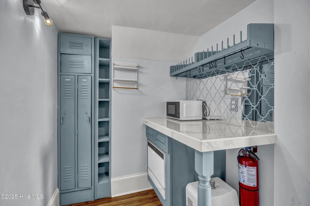 729 Princess St - Photo 6 of 15