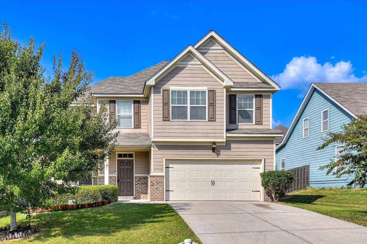 1543 Driftwood Ln - Photo 2 of 41