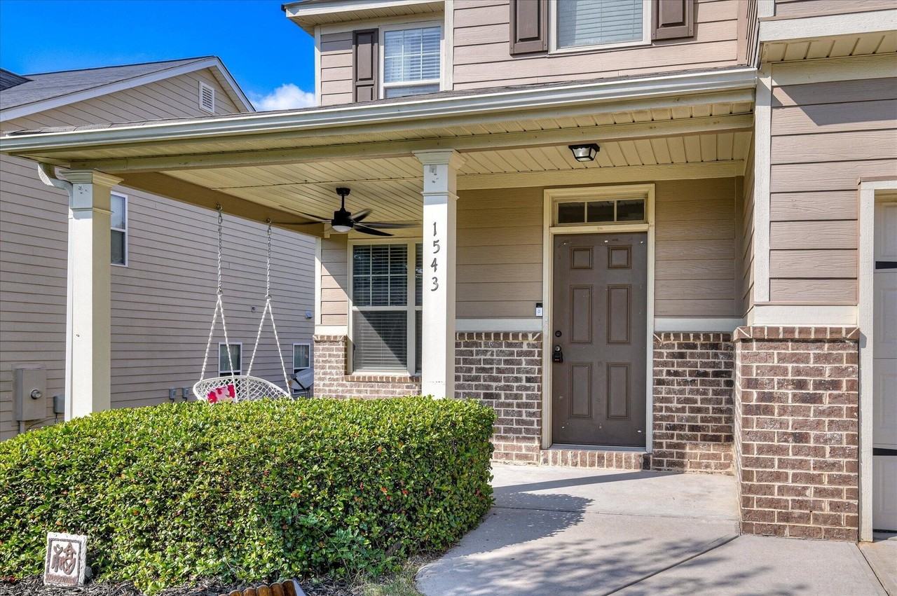 1543 Driftwood Ln - Photo 4 of 41