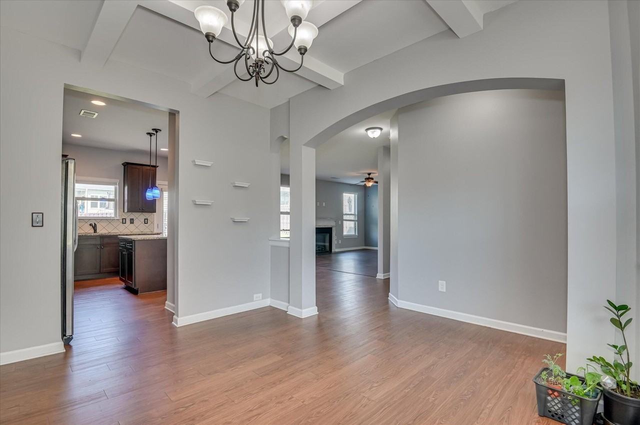 1543 Driftwood Ln - Photo 7 of 41