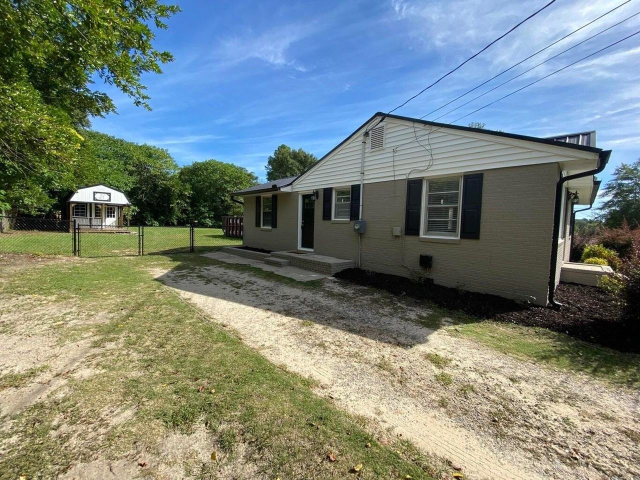 3501 Rainbow St - Photo 3 of 24