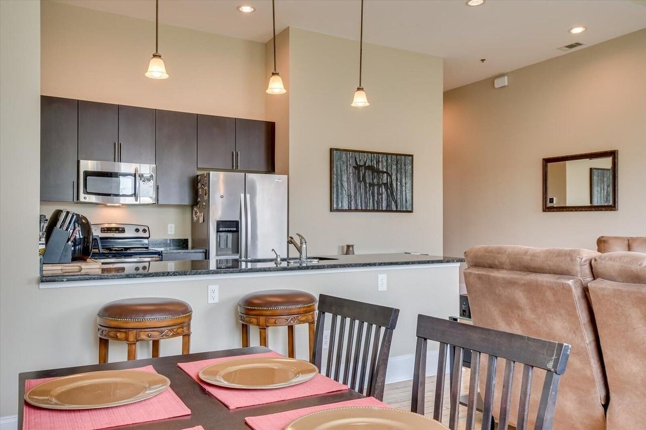 936 Broad St Unit 304 - Photo 4 of 44