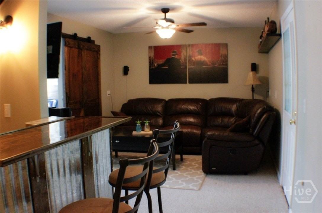 7 Teakwood Dr - Photo 2 of 15