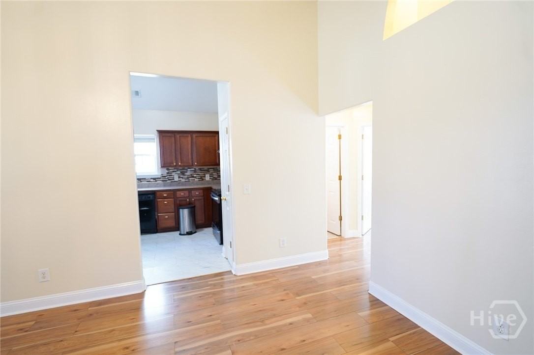 877 Laurel Hill Cir - Photo 4 of 43