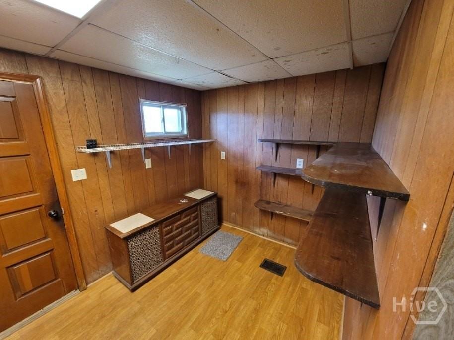 127 Laurel St - Photo 6 of 15