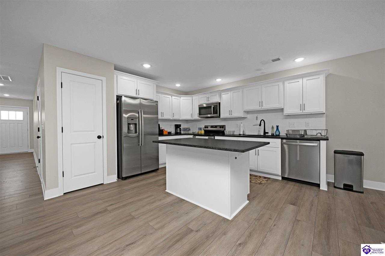 204 Hunter Ln Apt B - Photo 5 of 24