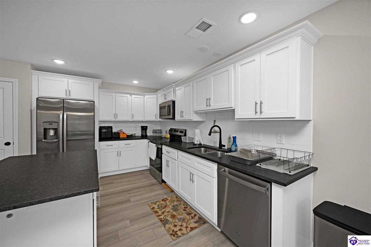 204 Hunter Ln Apt B - Photo 6 of 24