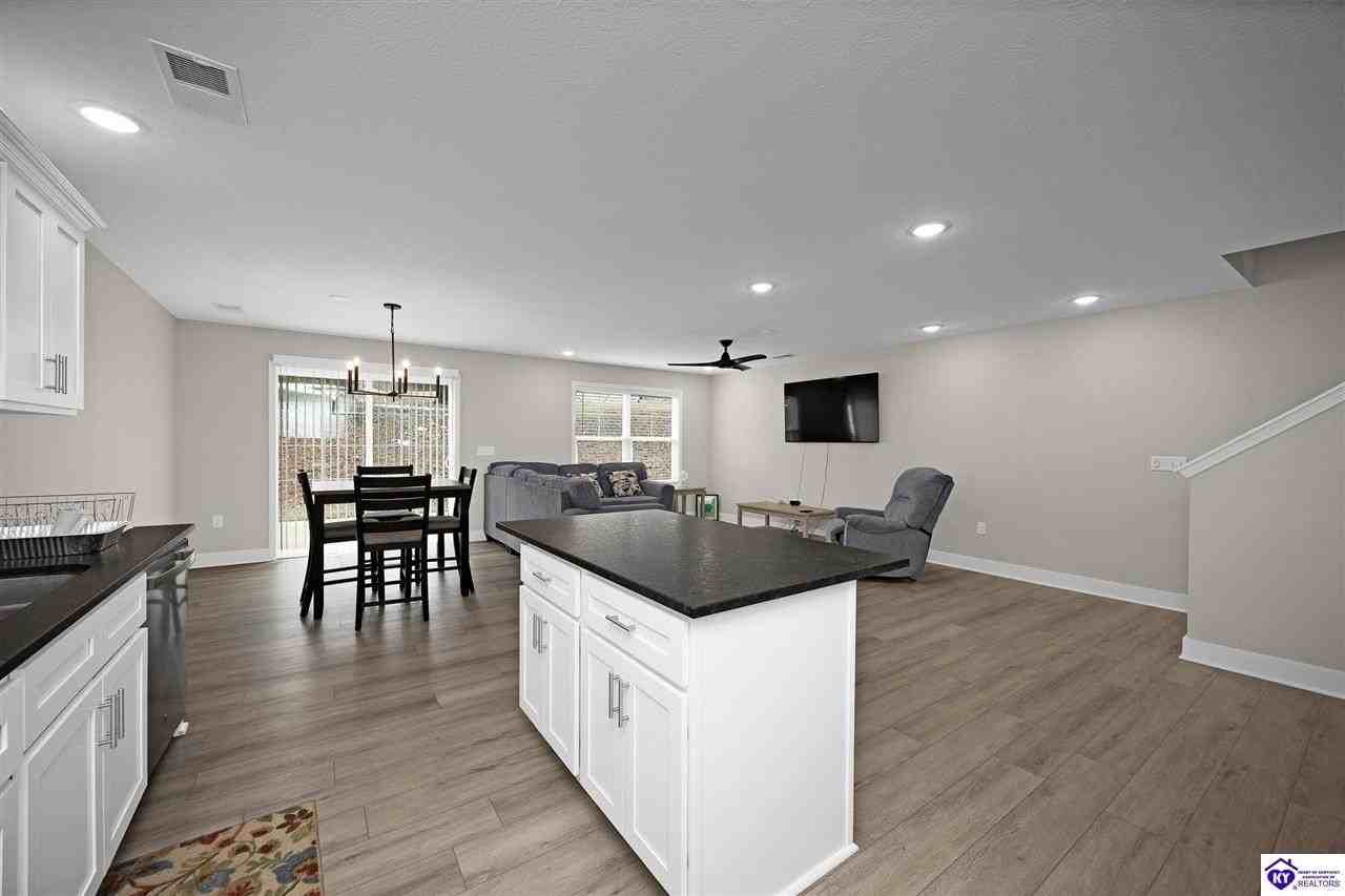 204 Hunter Ln Apt B - Photo 7 of 24