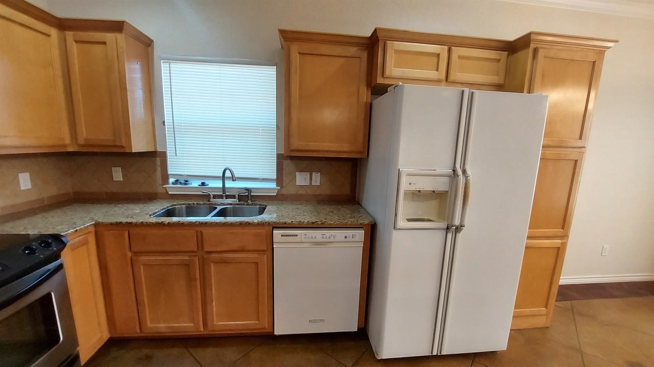 1504A Claremont Cir - Photo 6 of 11