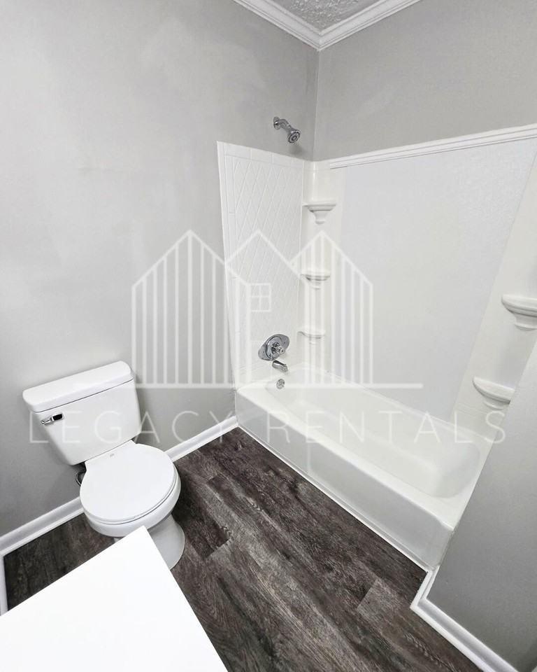 107 Robbins Dr Apt 1 - Photo 6 of 14