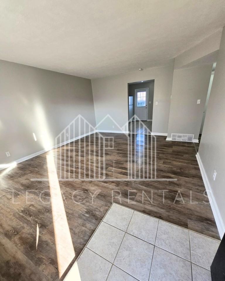 107 Robbins Dr Apt 5 - Photo 4 of 13