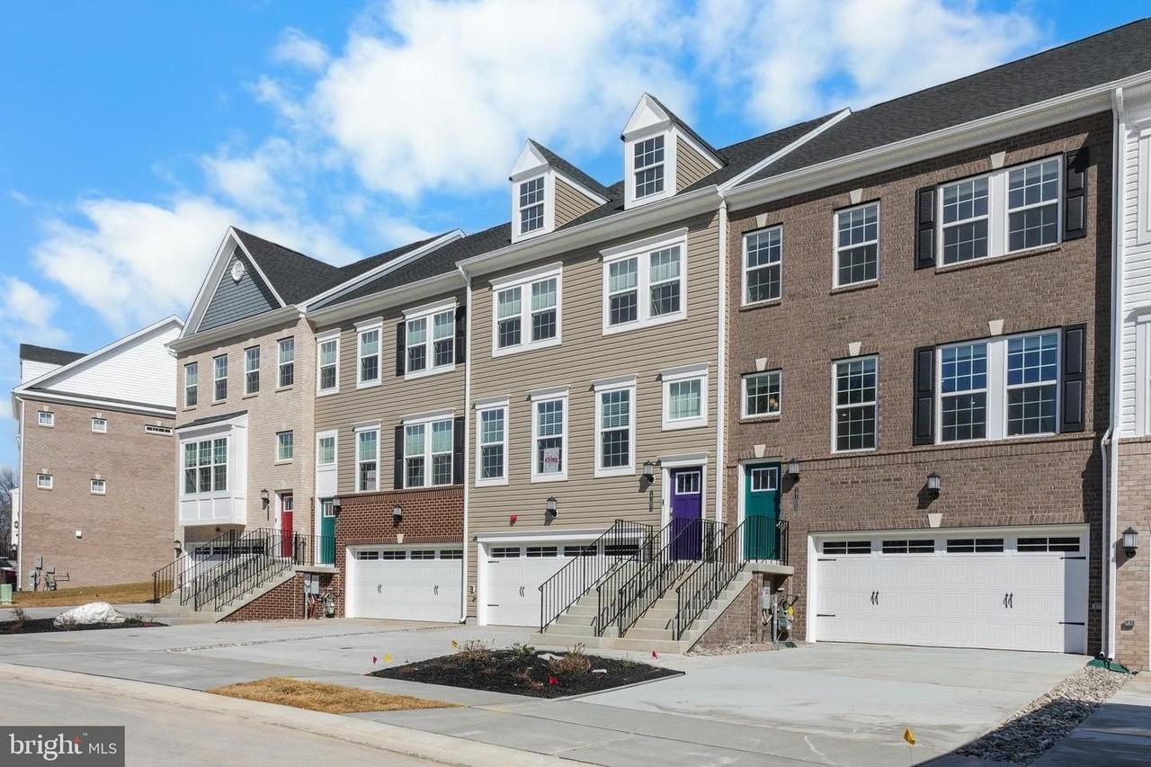 1705 Watercrossing Rd - Photo 2 of 42