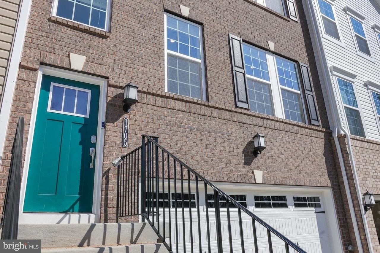 1705 Watercrossing Rd - Photo 3 of 42