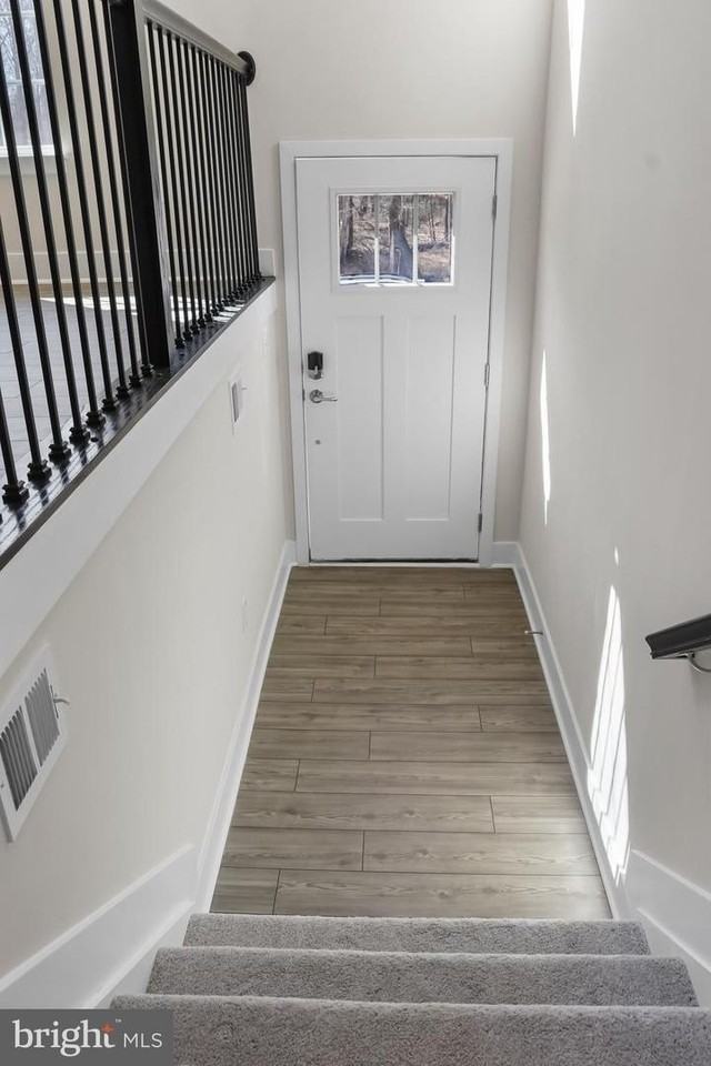 1705 Watercrossing Rd - Photo 4 of 42