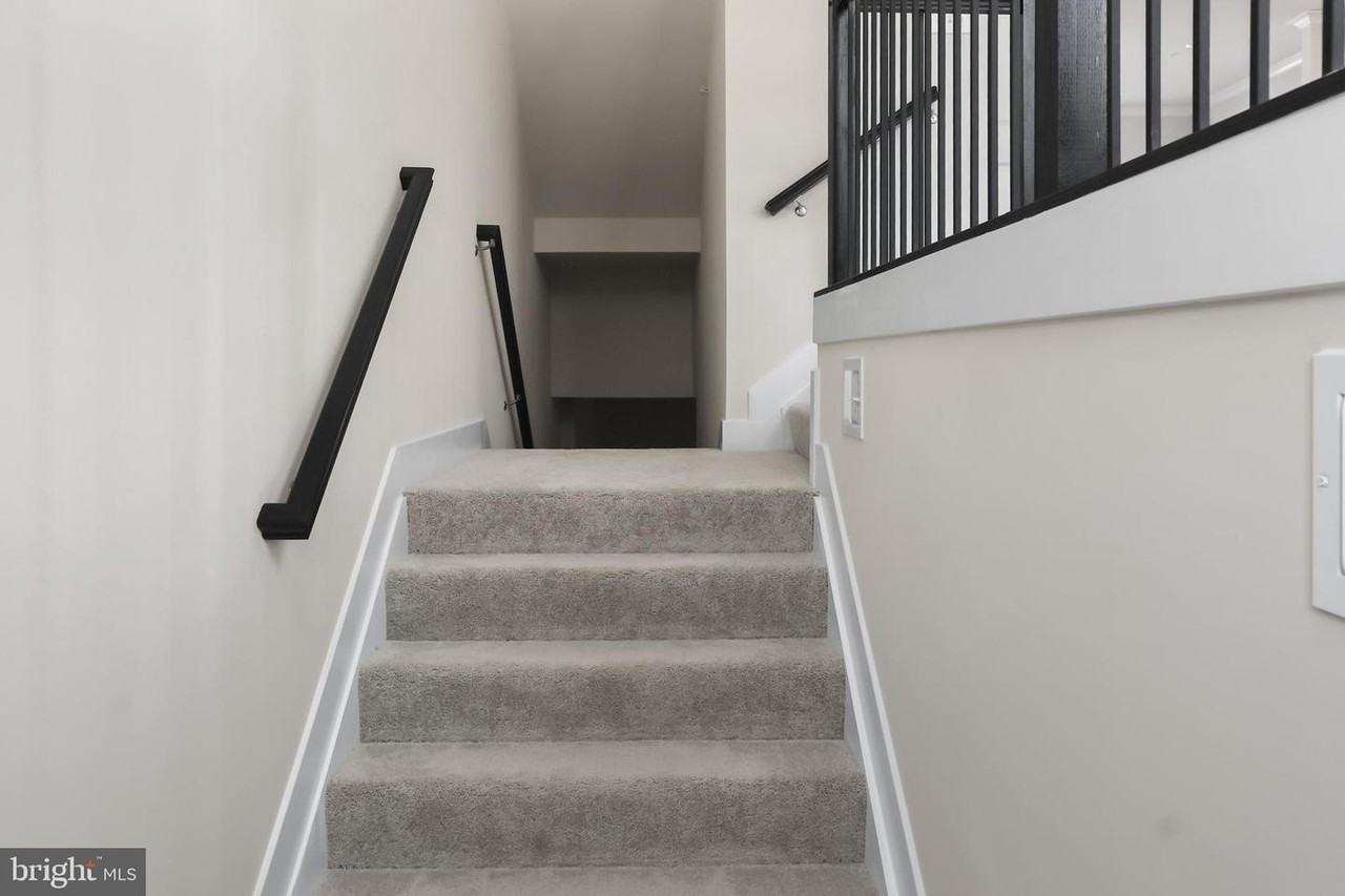 1705 Watercrossing Rd - Photo 5 of 42