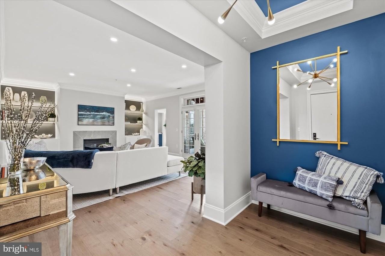 600 Second St - Photo 3 of 32