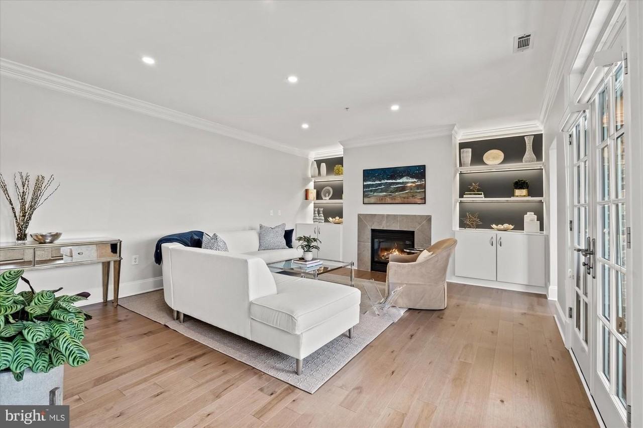 600 Second St - Photo 7 of 32