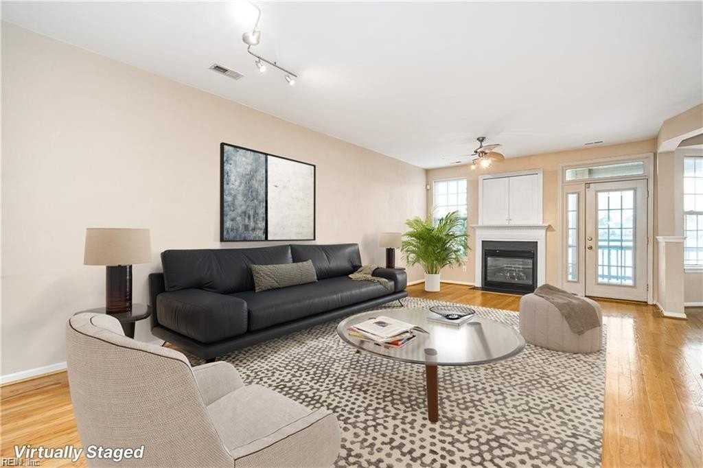 5440 Summer Cres - Photo 3 of 32