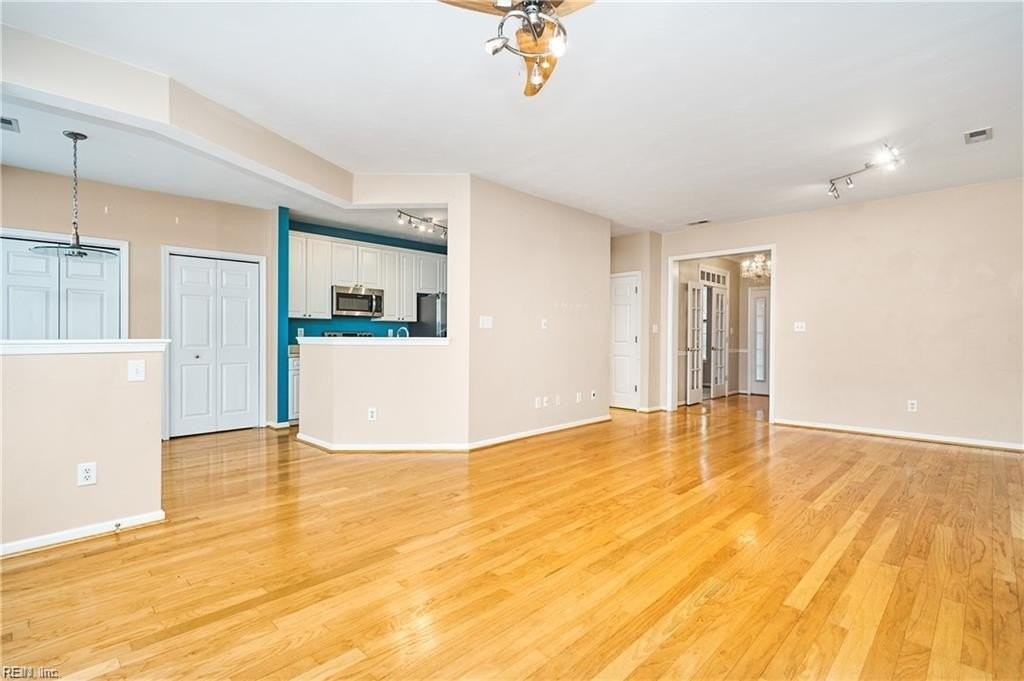 5440 Summer Cres - Photo 7 of 32