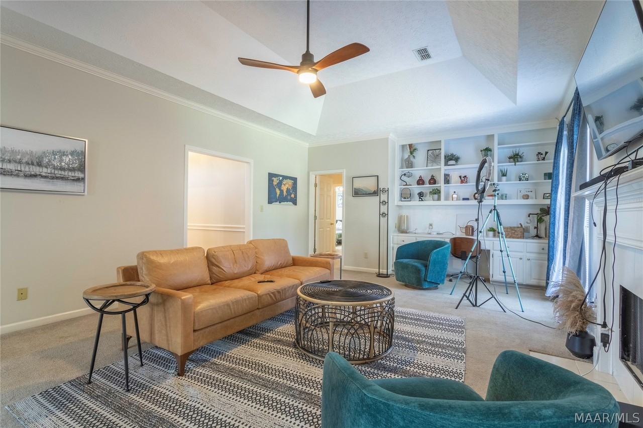 1855 Brookstone Dr - Photo 5 of 31