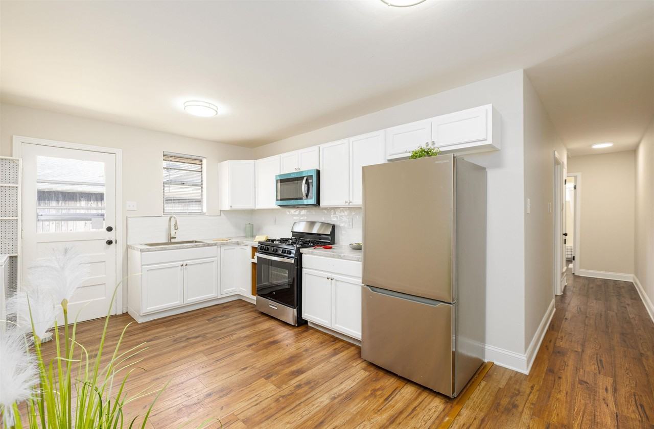 2086 Harbert Ave #2086 - Photo 4 of 10