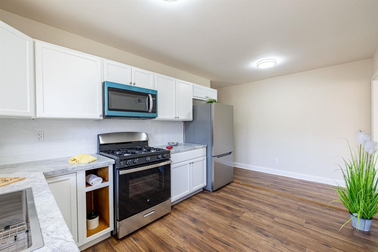 2086 Harbert Ave #2086 - Photo 6 of 10