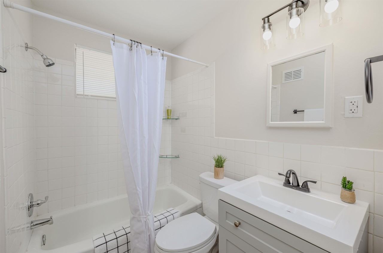 2086 Harbert Ave #2086 - Photo 7 of 10