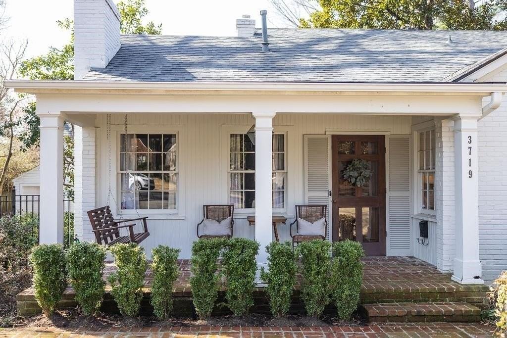 3719 S Woodland Dr - Photo 2 of 24