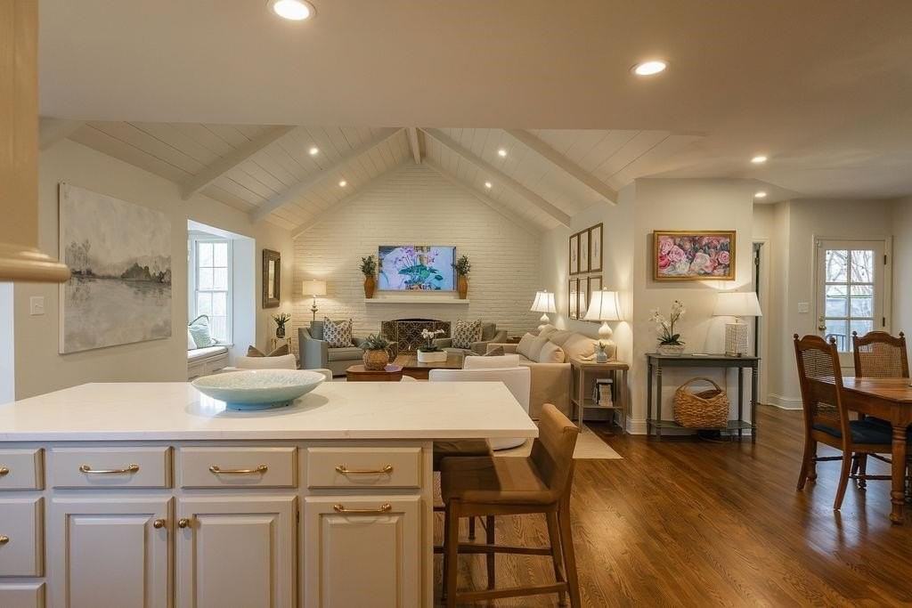 3719 S Woodland Dr - Photo 4 of 24