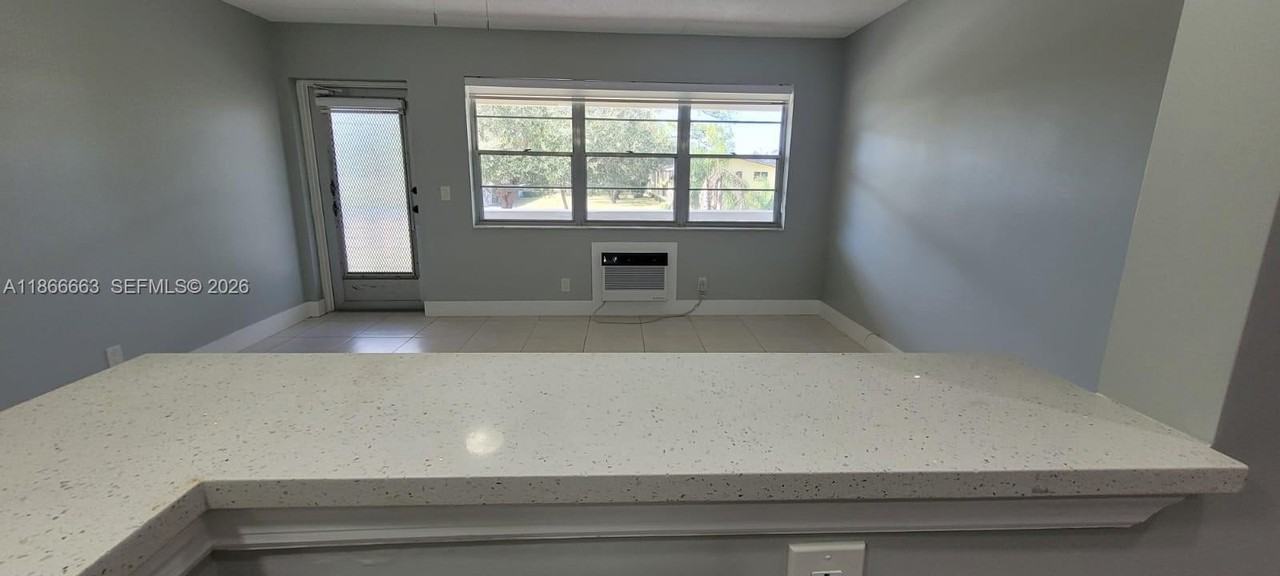 202 Canterbury I #202 - Photo 7 of 42