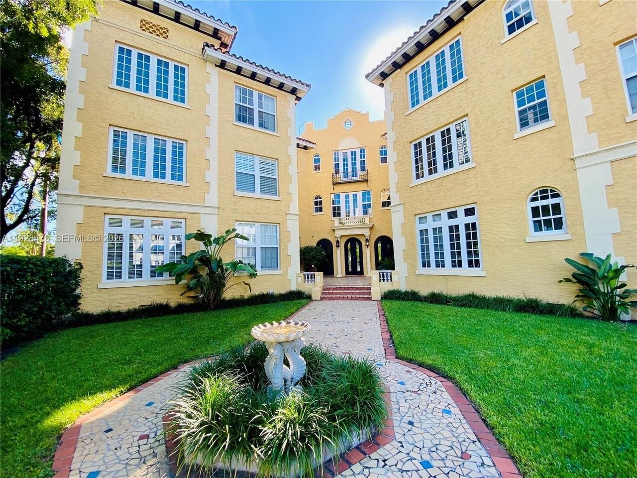 3224 Biscayne Blvd #2F - Photo 3 of 33