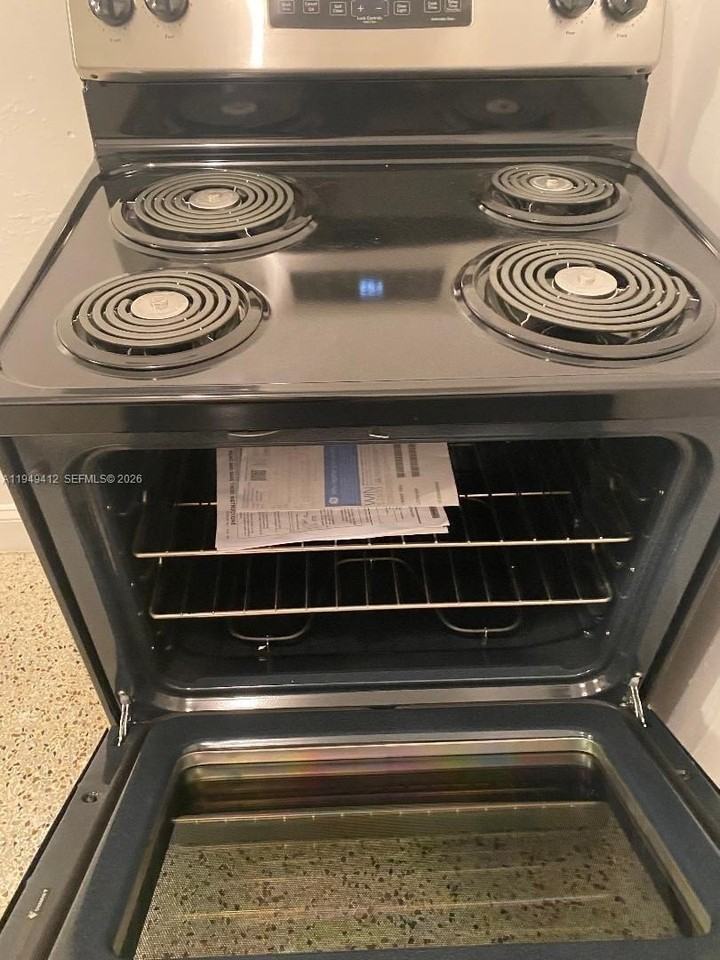 626 Ne 61st St #5 - Photo 7 of 8