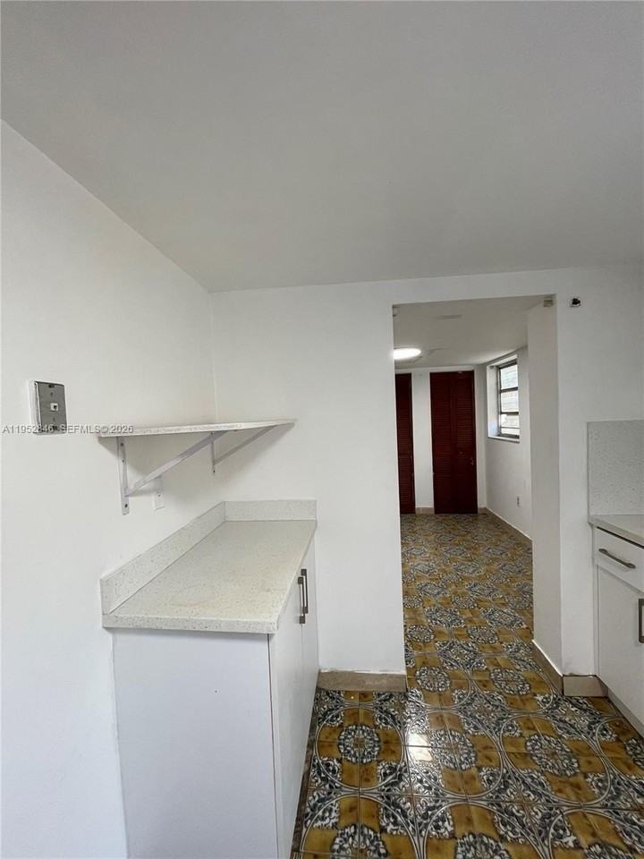 3500 E 6th Ave - Photo 6 of 18